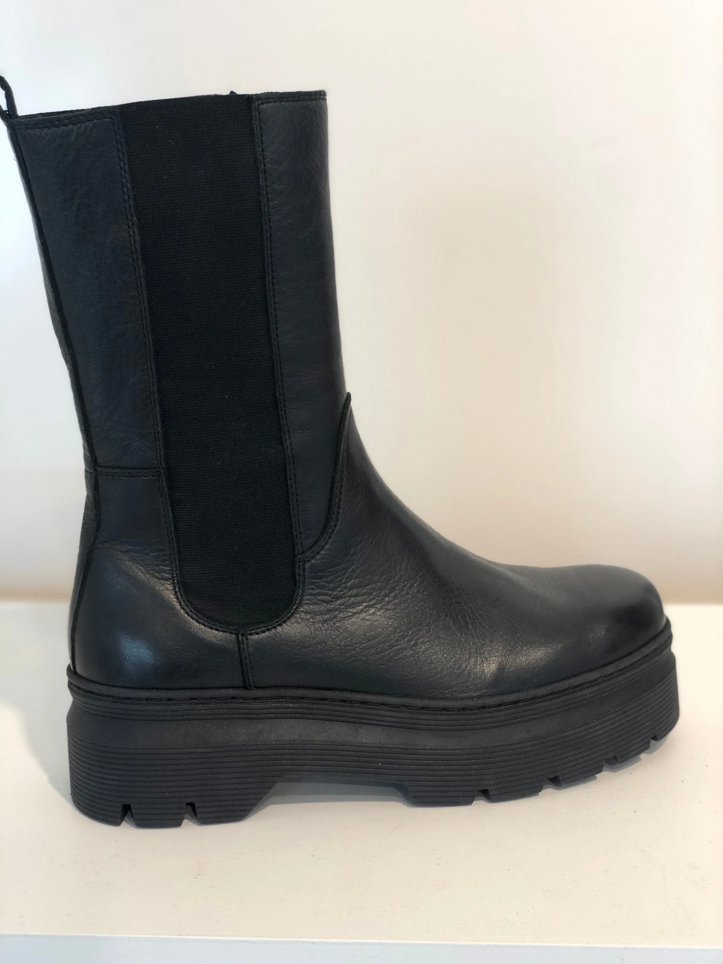 Aya Boots - Black Leather