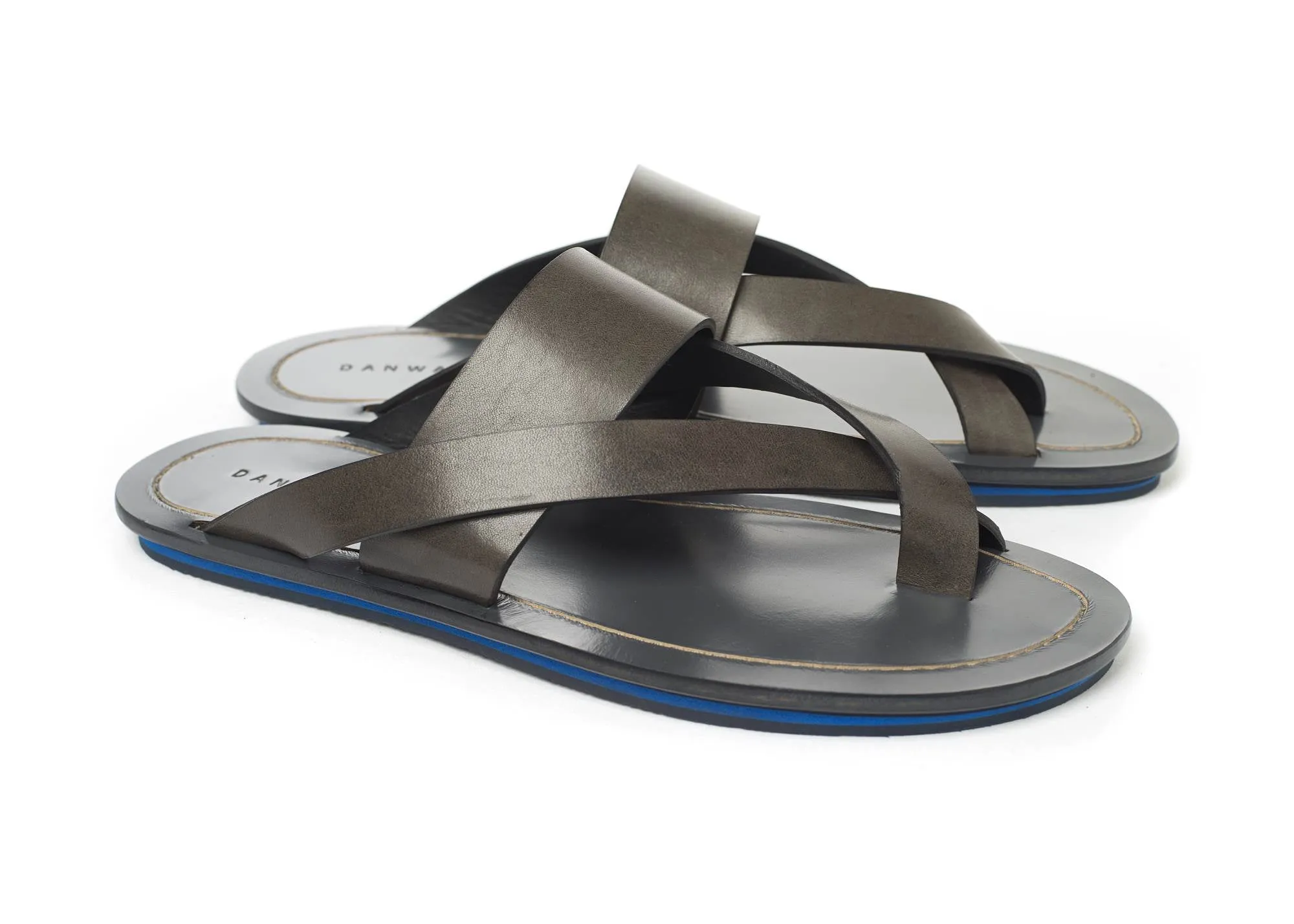 ELEGANT LEATHER CROSS TOE SLIDE WITH BICOLOR TPU SOLELEGANT LEATHER CROSS TOE SLIDE WITH BICOLORED TPU SOL
