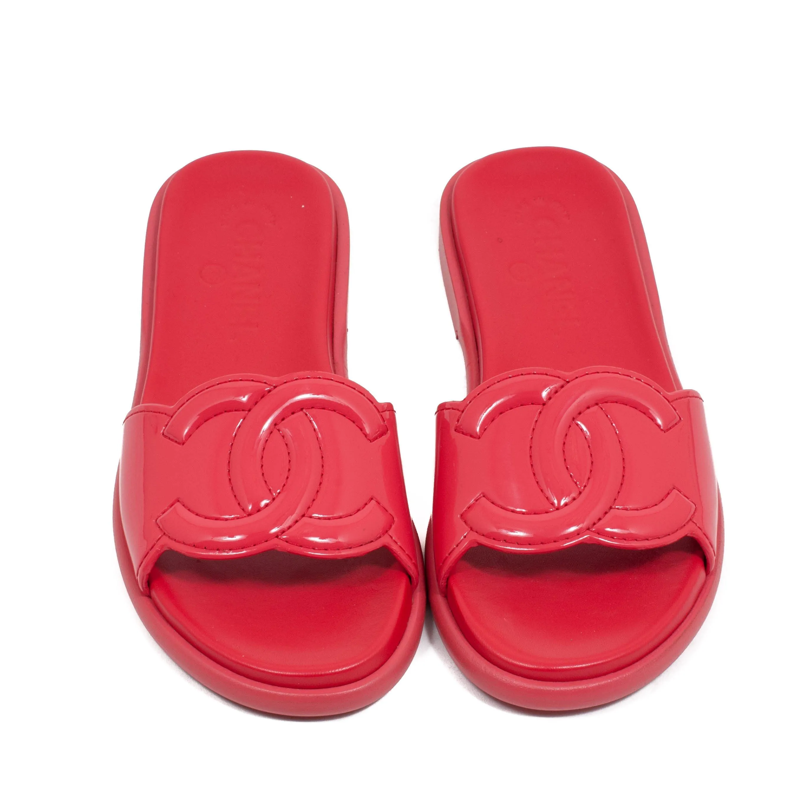 Vibrant " CC " Logo Sandals