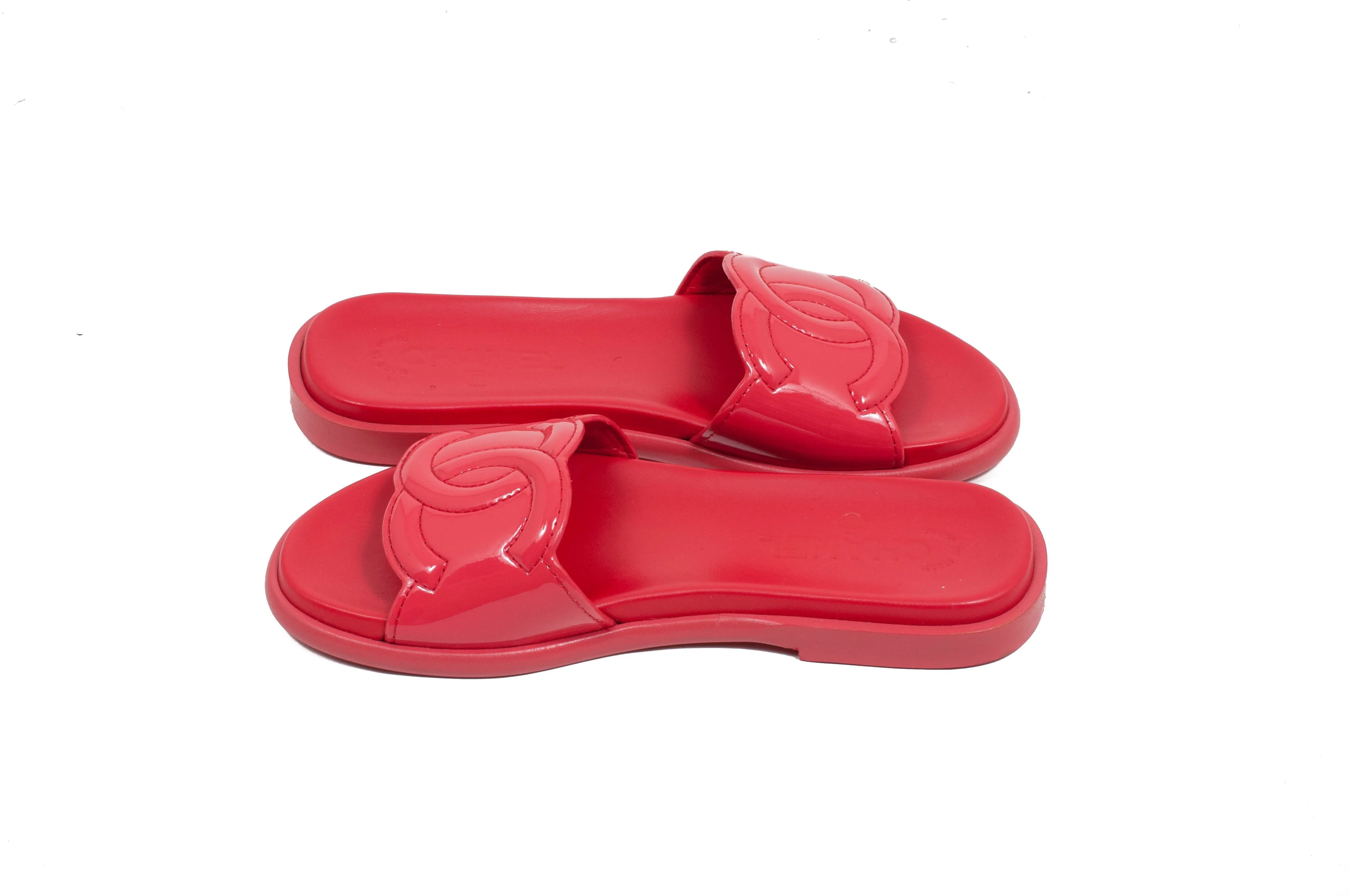 Vibrant " CC " Logo Sandals