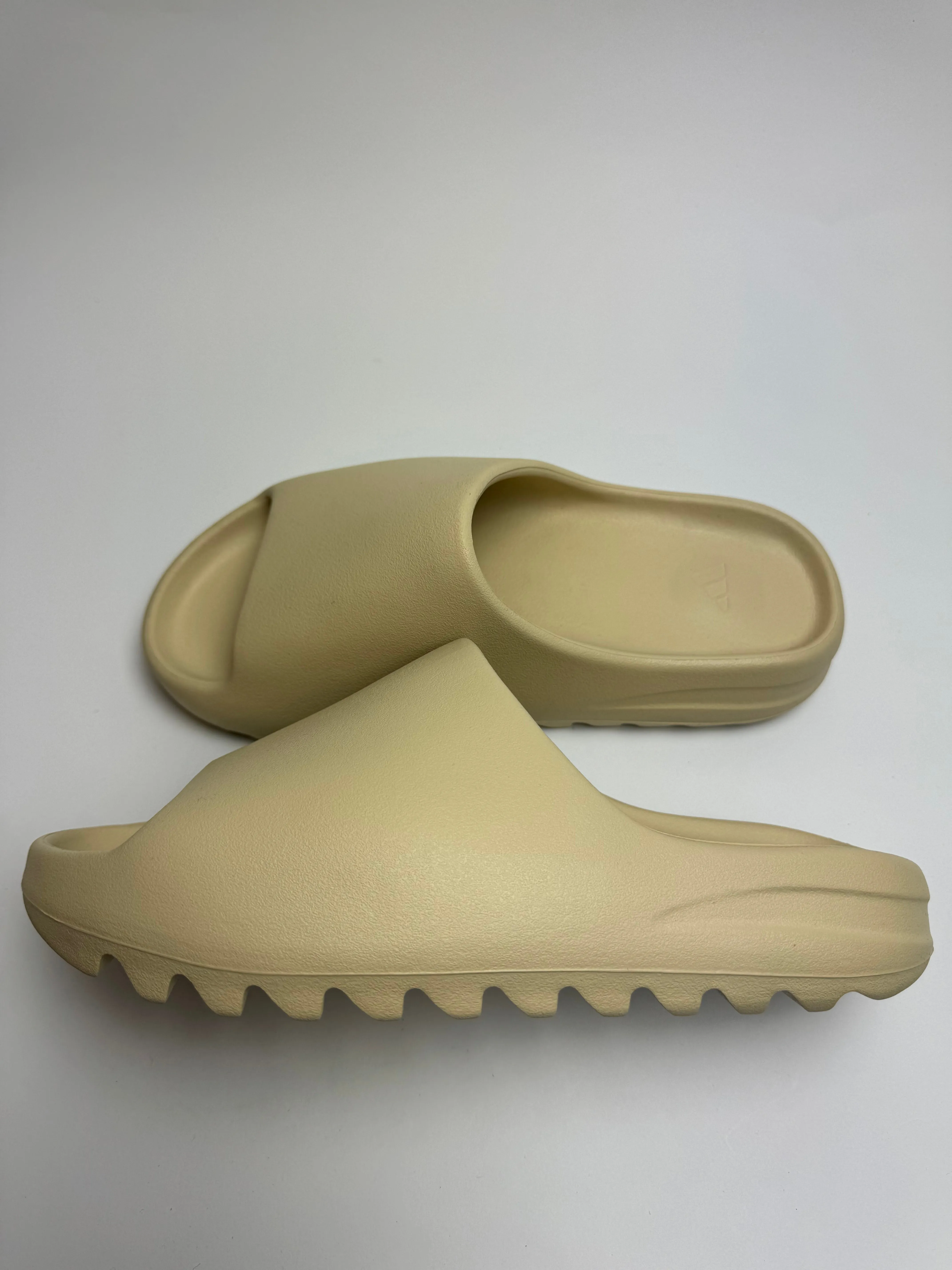 Yeezy Slide "Bone"