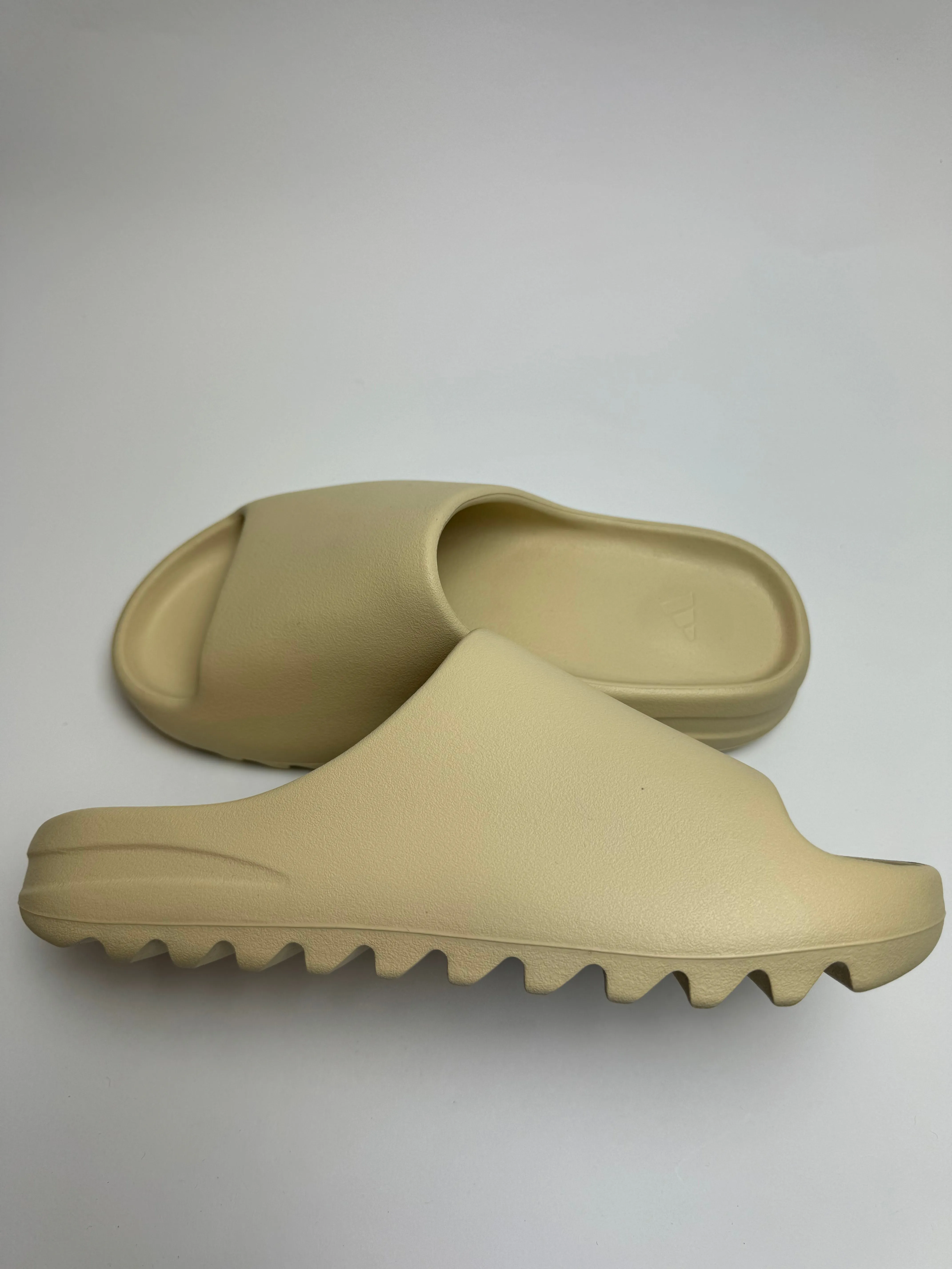 Yeezy Slide "Bone"