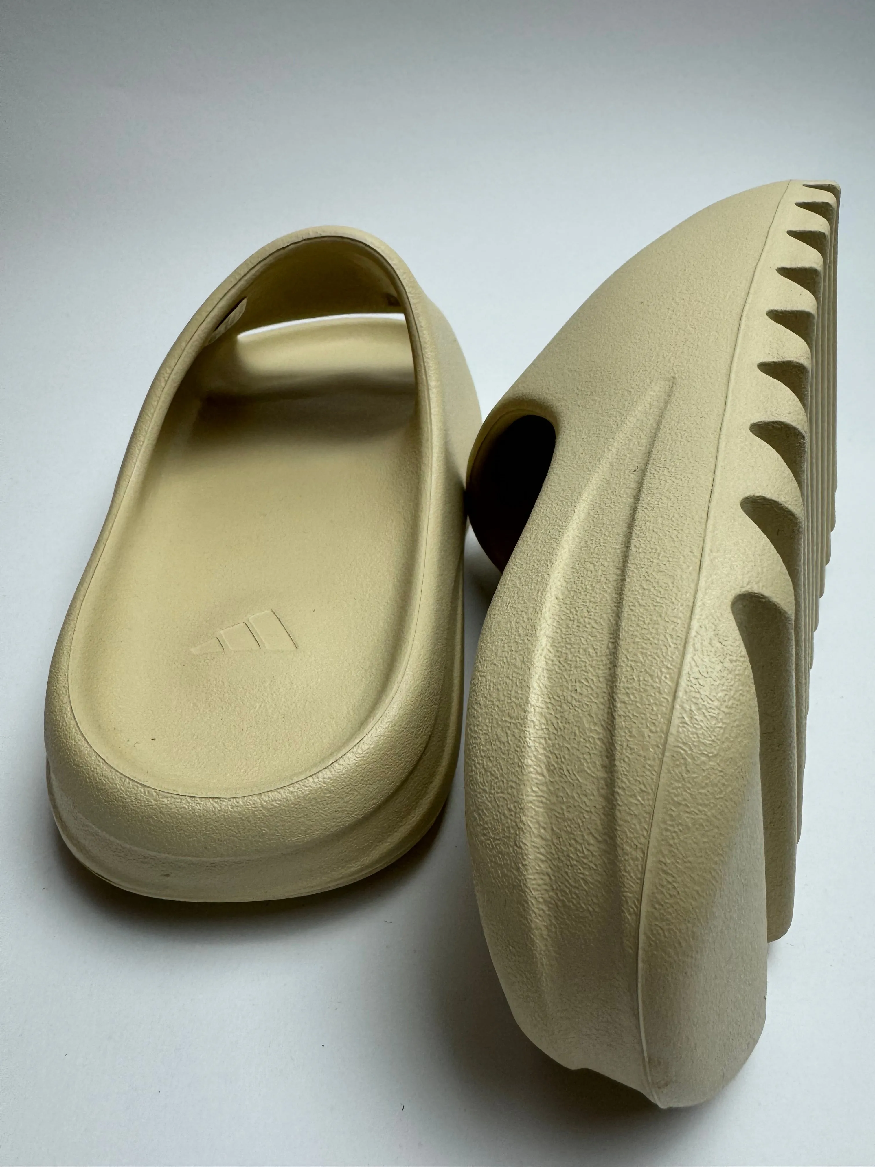 Yeezy Slide "Bone"