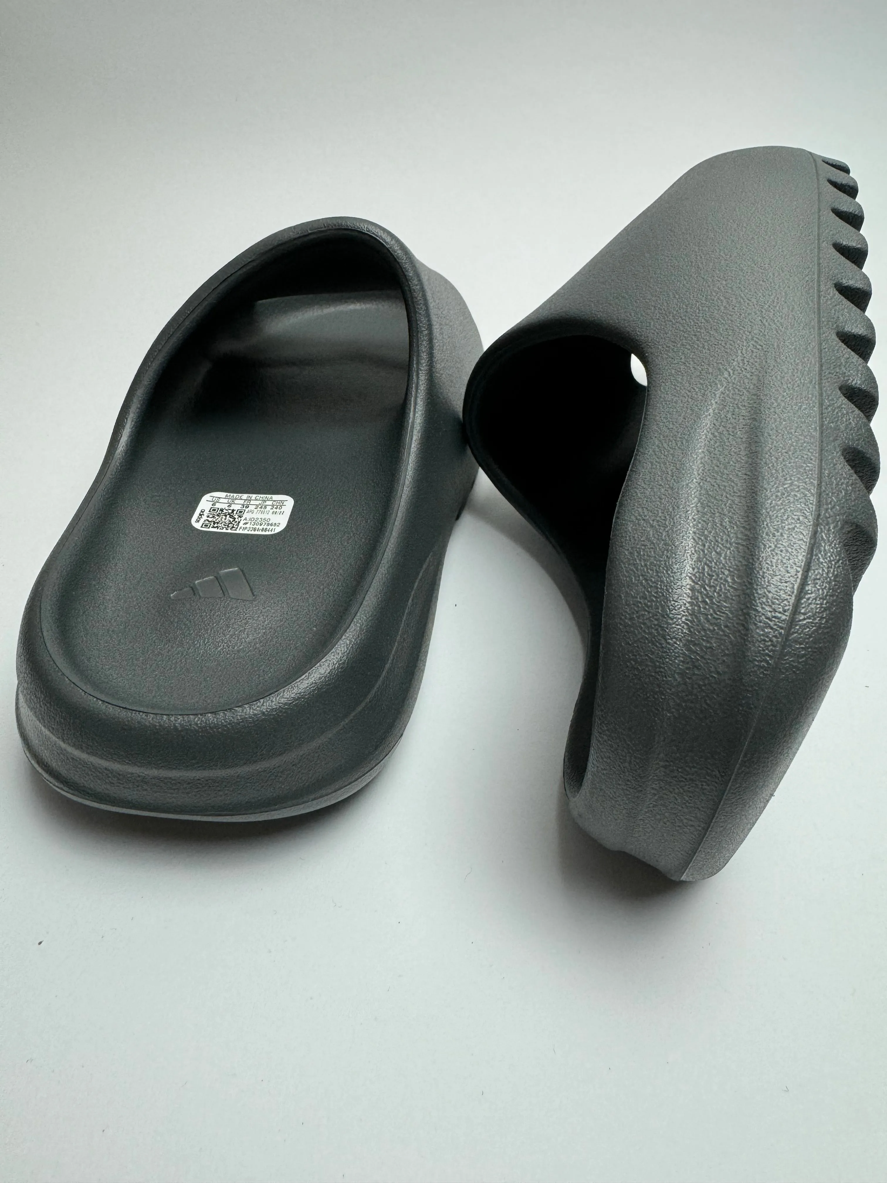 Yeezy Slide "Slate Grey"